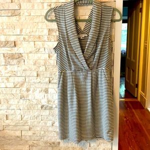 BCBGeneration dress grey and white with pockets